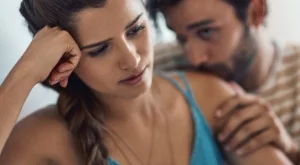 Мразя те, но повече те обичам!