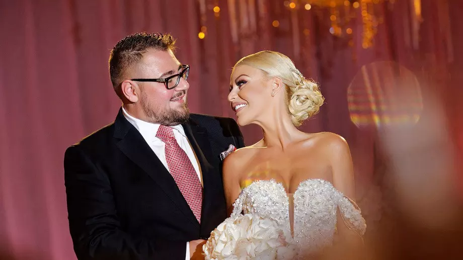 Вижте луксозния дом на семейство Гущерови