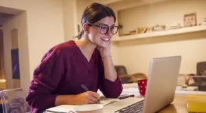  {{ otherArticle[0].article.title }} 