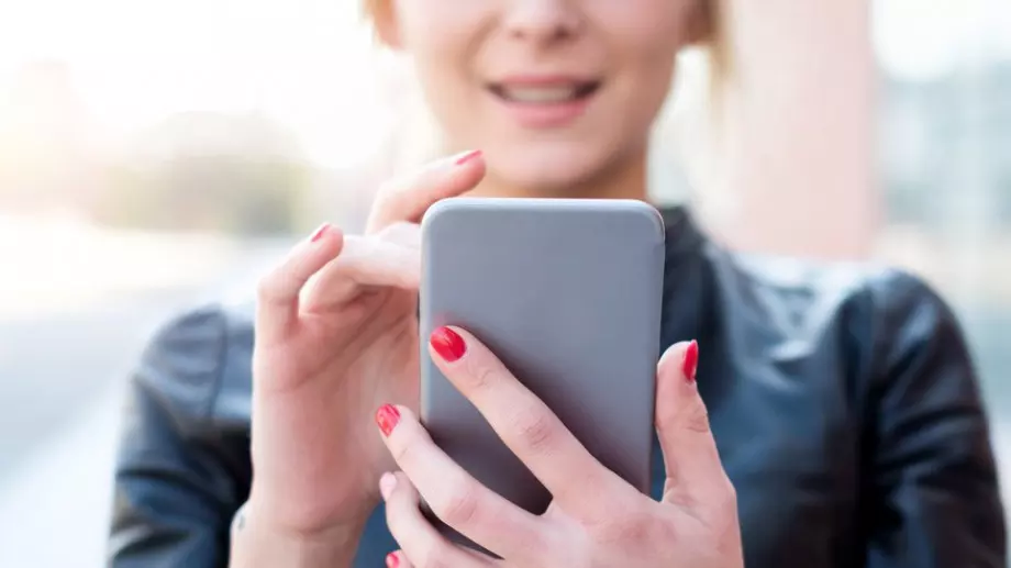 Виц на деня: Жена се обажда в БНР