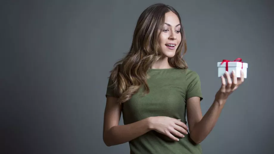 Фирмите у нас масово заменят коледните бонуси с тематични подаръци