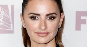 Пенелопе Крус: Не купувайте дрехи с кожи тази Коледа