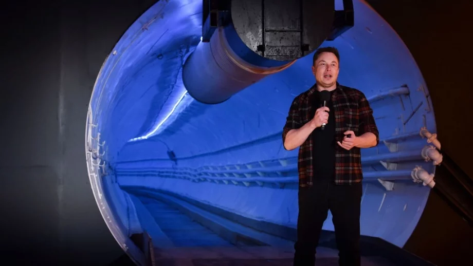 Илън Мъск представи високоскоростния си подземен тунел (СНИМКИ, ВИДЕО)