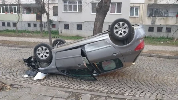 Зрелищна катастрофа в Пловдив като по чудо не взе жертви