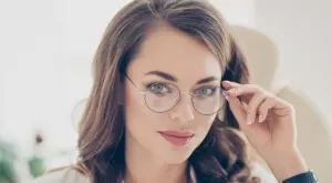 Какви са симптомите на астигматизма?