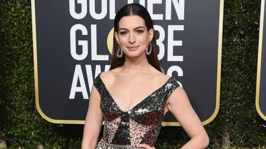 Ан Хатауей е неотразима на корицата на Vogue (СНИМКИ)