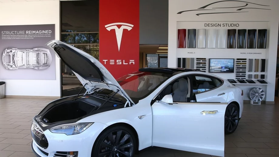 Tesla вдига цените на електромобилите си