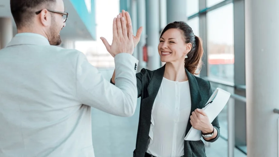 5 неща, които никога да не казвате на колегите си 