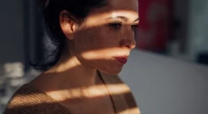 Мило момиче, той не е за теб... 