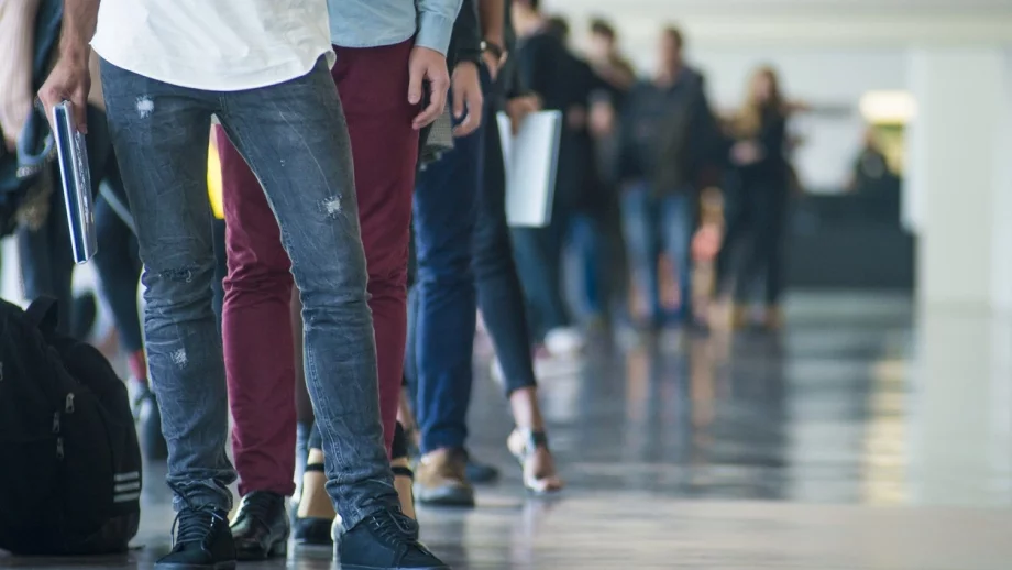 Готвят спешни мерки за наемане на млади безработни