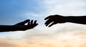 Сбогувахме се, пуснахме ръцете си, но забравихме да пуснем сърцата си