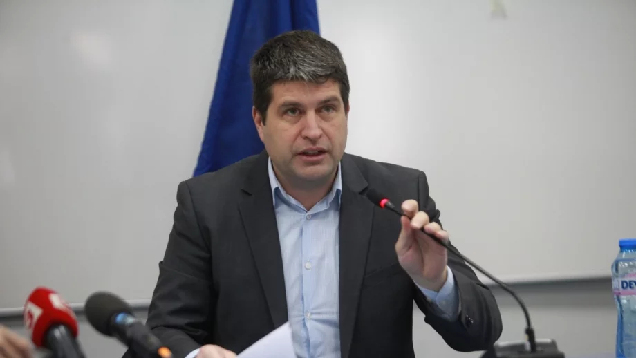 Новите срокове за касовите апарати са достатъчни за всички, смятат от НАП