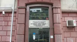  {{ otherArticle[0].article.title }} 