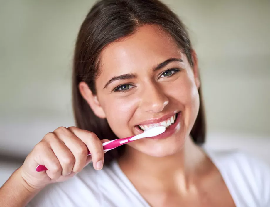6 натурални начина да се отървем от зъбната плака