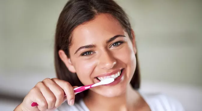 Учени: Не мийте зъбите си след закуска, защото рискувате да ...