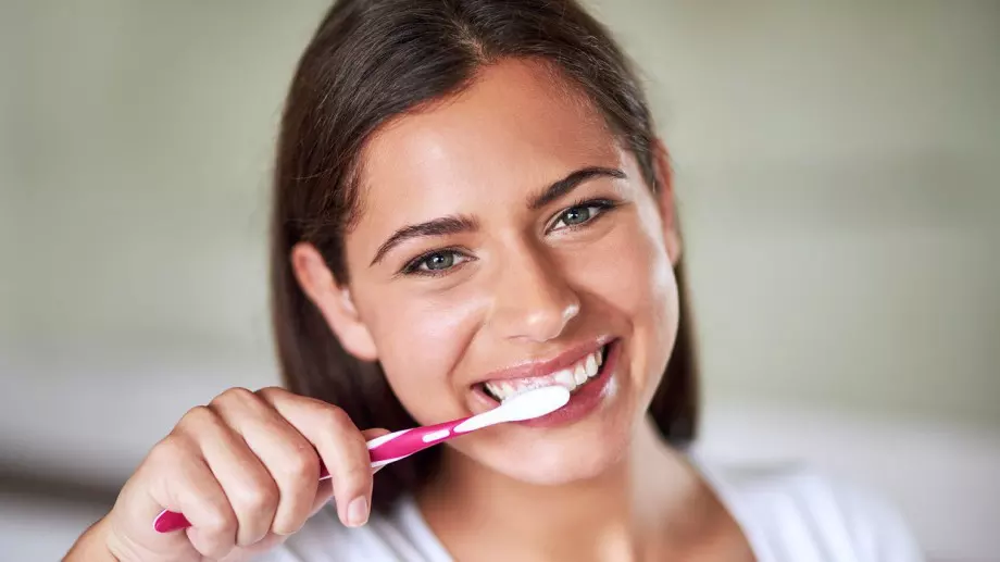 Топ 3 причини зъбите ви да пожълтяват