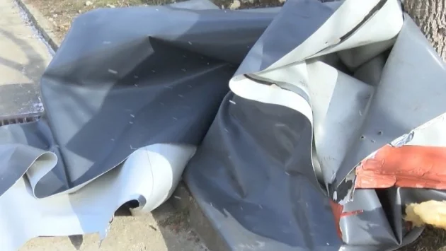 Срути се покрив на детска градина в Ботевград заради силен вятър 