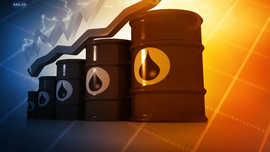 Експерт: Петролът може да стигне 70 долара за барел през следващите месеци