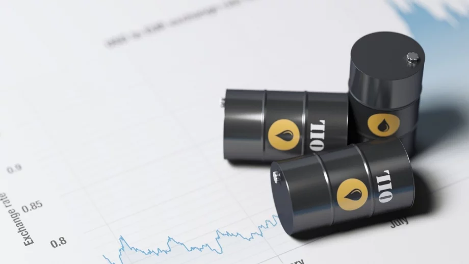 Седмицата започва с разнопосочни движения на петрола