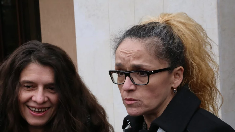 Иванчева бе регистрирана за евровота, Петрова щяла да е кандидат за кмет на София