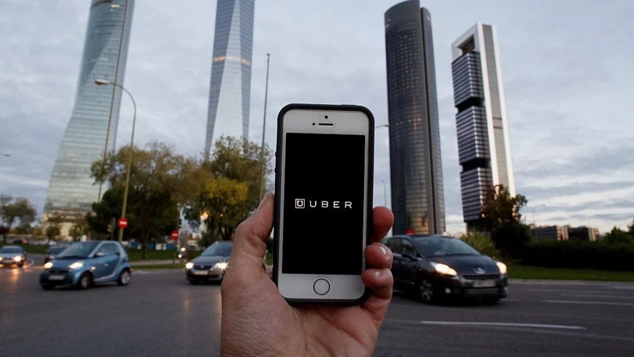 Uber си тръгва от Барселона