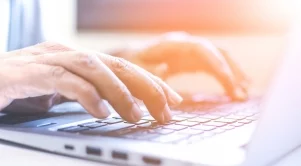  {{ otherArticle[0].article.title }} 