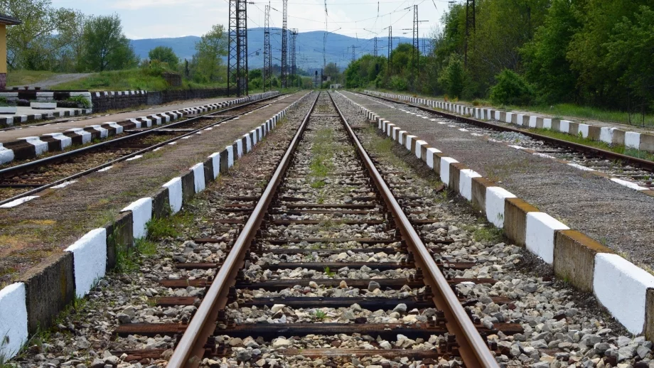 Жп връзката със Северна Македония ще е готова през 2025 г.