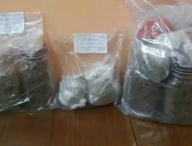 Почти 5 кг марихуана хванаха на границата със Северна Македония