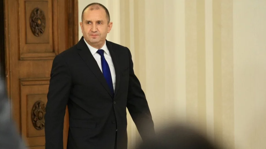 Радев отново говори приповдигнато за включване на България в "Един пояс, един път"