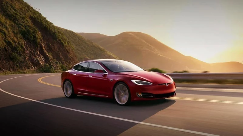 Tesla достави първите коли Model 3 в Европа