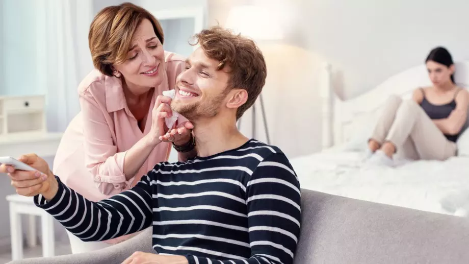 6 истини, които ще научиш от начина, по който той се държи с майка си