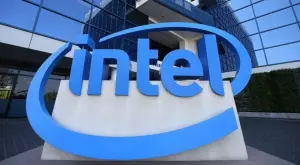 Intel оряза заплатите на шефове и служители