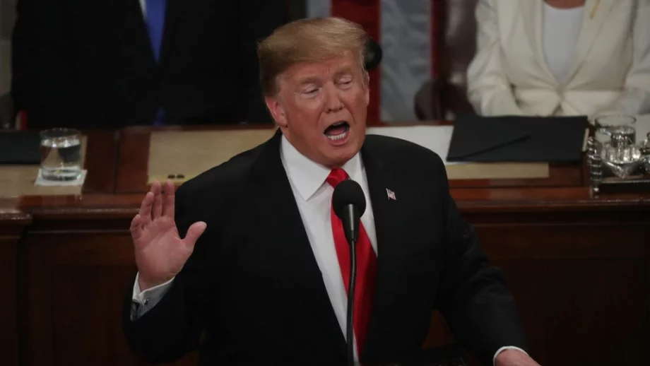 Сутрешният ритуал на Доналд Тръмп, чрез който той напомпва егото си 