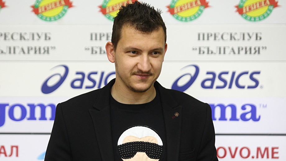 Голямата звезда на Тодор Неделев е под изолация със