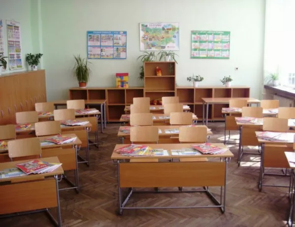 Профилът на българския учител - 55-годишна жена, жените четат и повече от мъжете 
