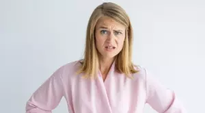 Виц за днес: Жена са оплаква от мъжа си