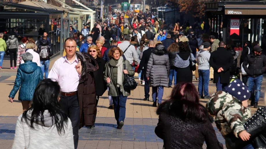 Населението на България отново е намаляло с 50 000 за година