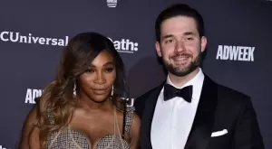 Ексцентрично: Серина Уилямс обяви пола на бебето с дронове (ВИДЕО)