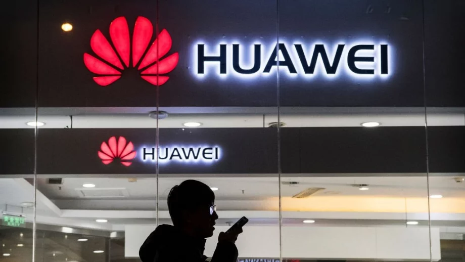 Google ограничава използването на Android и някои приложения от Huawei