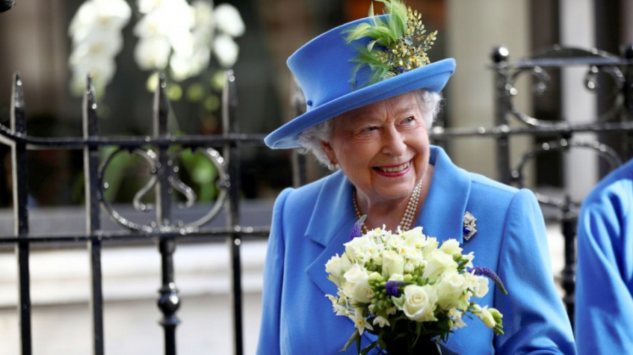 Кралица Елизабет II ще бъде основен макар и невероятен бенефициент