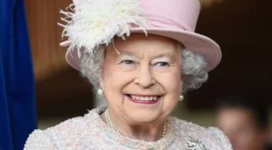 Ето колко е похарчила Елизабет II за подаръци на служителите си