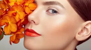 Ето как да носите ярък и блестящ грим за очи това лято (СНИМКИ)