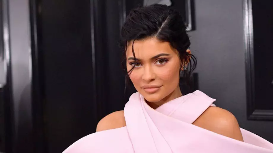 Кайли Дженър стана майка за втори път (СНИМКИ)