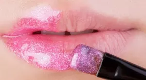 Съвети при избора на гланц за устни