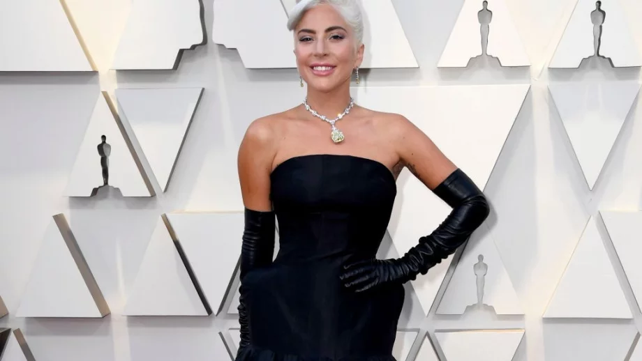 Лейди Гага носеше 30 млн. долара около врата си на "Оскар"-ите (СНИМКИ)