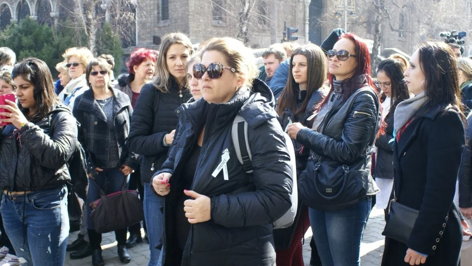 Медицинските сестри заплашиха да спрат работа от 15 май