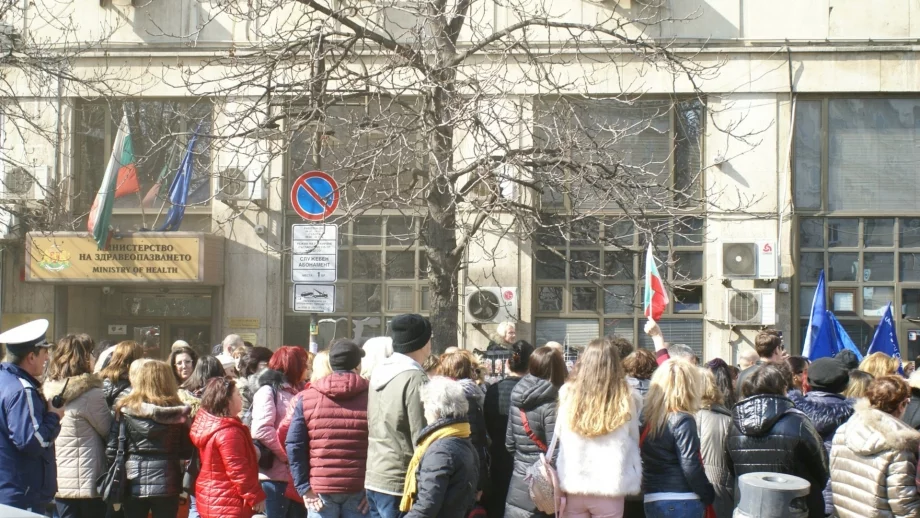 Медицински сестри са били агитирани да се откажат от протестите