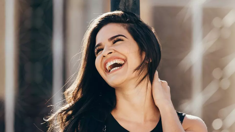 Женски виц за 9 февруари: Една жена била с любовника си