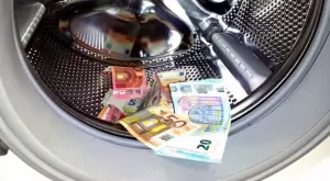 Търговците на едро вече не са длъжни да докладват за пране на пари