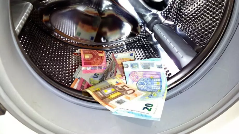 Търговците на едро вече не са длъжни да докладват за пране на пари